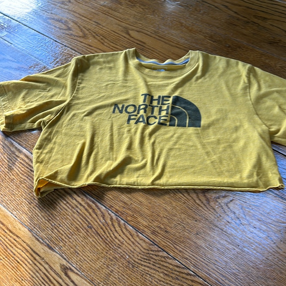 The North Face crop shirt sleeve tee. Size Large.